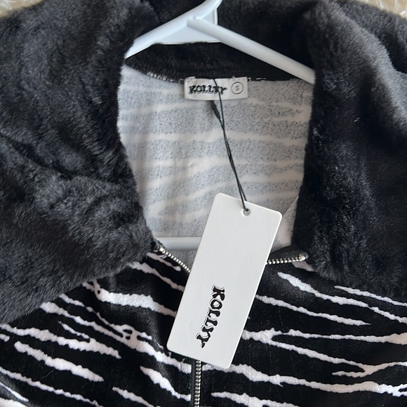 Zebra fur cuffed sweater - Picture 2 of 2